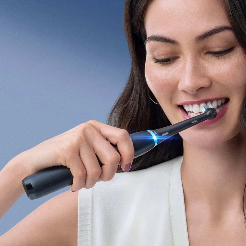 Oral-B iO 8 Duo Elektrische Zahnbürsten, Reiseetui, white Produktbild 7