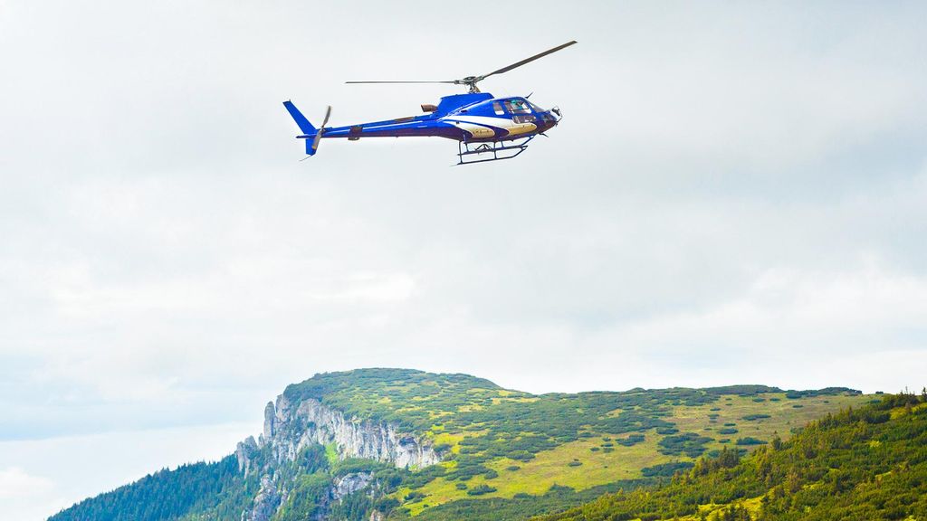 Jochen Schweizer Hubschrauber Rundflug (30 Min.); Erlebnis verschenken oder selbst erleben; Gutschein gültig für 1 Person Je nach Hubschrauber-M...