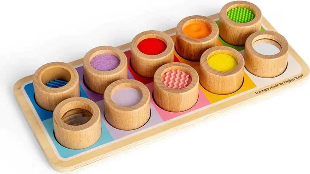 Tableau sensoriel en bois avec activités de manipulation et textures - 3