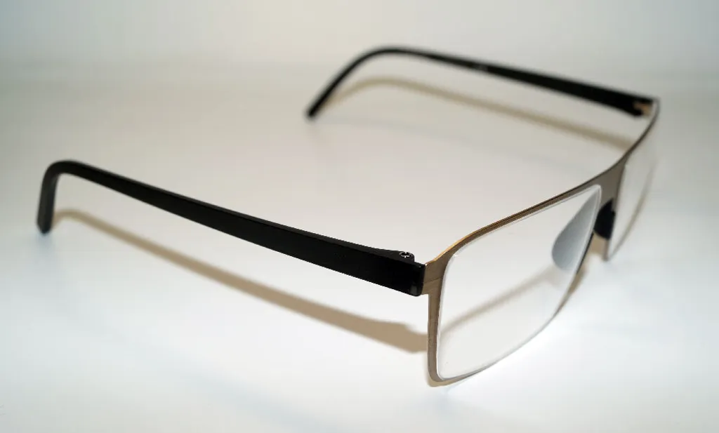 Lunettes Porsche Design P8309 C légères et robustes marron clair 54mm