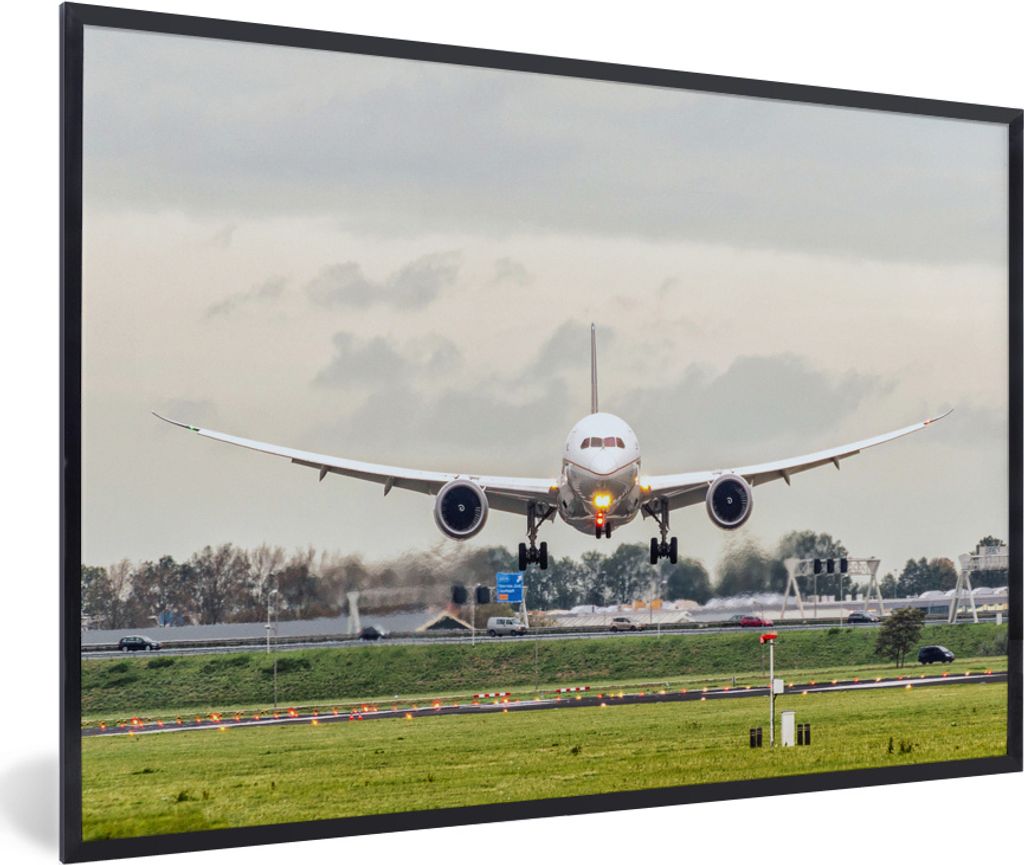 MuchoWow MuchoWow Gerahmtes Poster Landung eines Flugzeugs in Schiphol 60x40 cm - Poster mit zchwarzem Bilderrahmen - Printing - Wanddeko Schla...