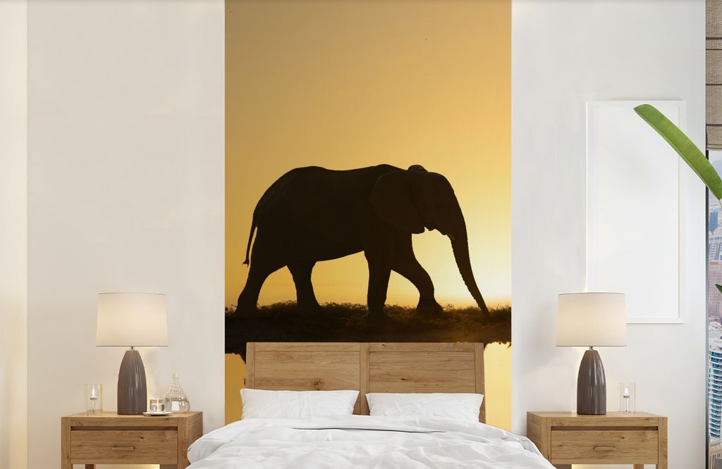 MuchoWow Fototapete für Wohnzimmer oder Schlafzimmer Wandtapete Vinyl Motivtapete Silhouette eines Elefanten bei Sonnenuntergang - 120x240 cm - ...