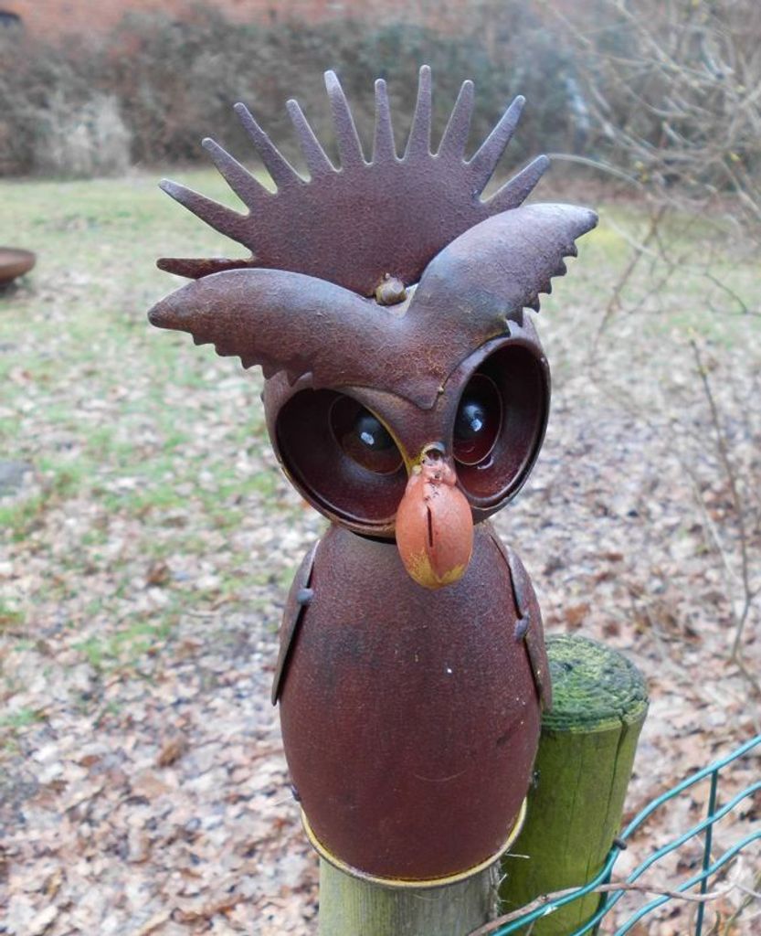 Zaunfigur Zaunhocker Gartendeko Eule mit Krone / Kamm 20 cm