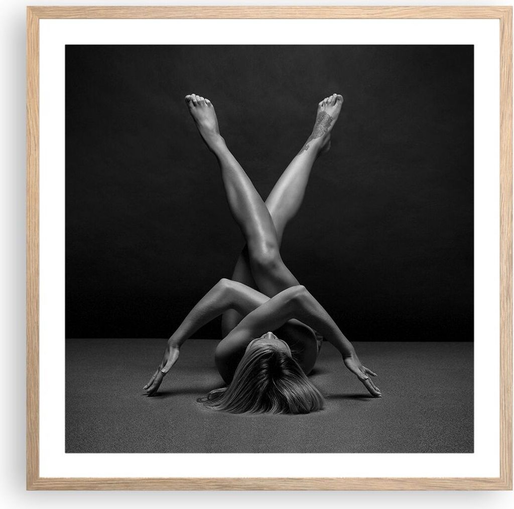 Gerahmtes Poster - Rahmen in heller Eiche - Frau Gymnastik Yoga - 60x60 cm - Wand Bild - Wanddeko - Wandbilder - Kunstposter - Wandposter - Bilderr...