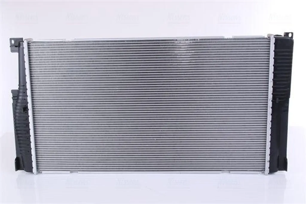 Radiateur moteur en aluminium NISSENS 60857 haute résistance F11