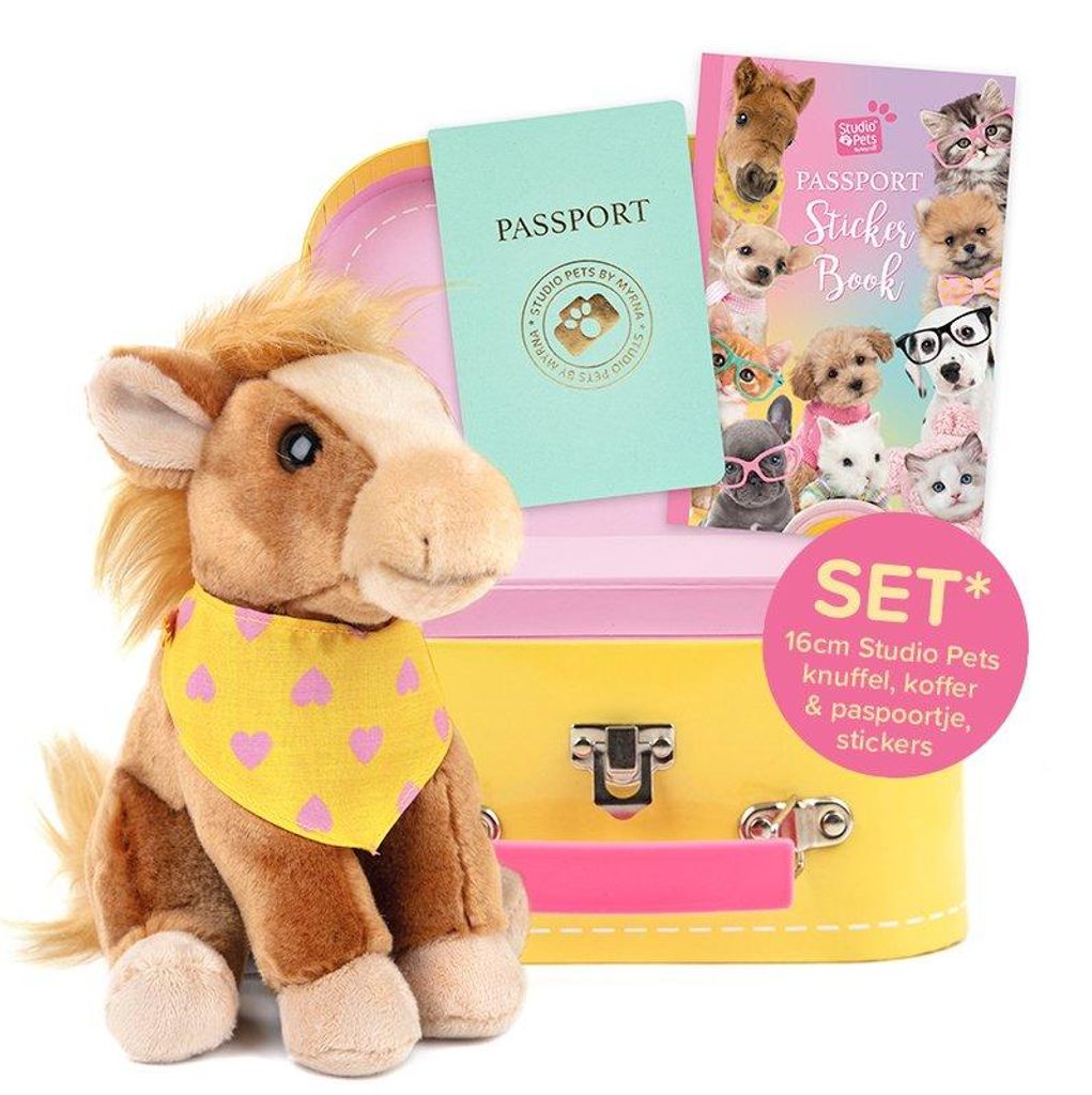 Studio Pets Plüschpony Milly 16cm mit Koffer und Reisepass