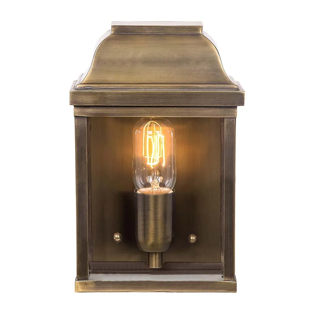 Applique Extérieure en Laiton Vieilli Victoria Elstead Culot E27 60W