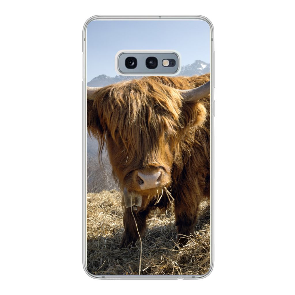 MuchoWow Handyhülle Schutzhülle Hülle für Samsung Galaxy S10e Schottischer Highlander - Berg - Schnee Silikon Softcase Handy Hülle - Handy