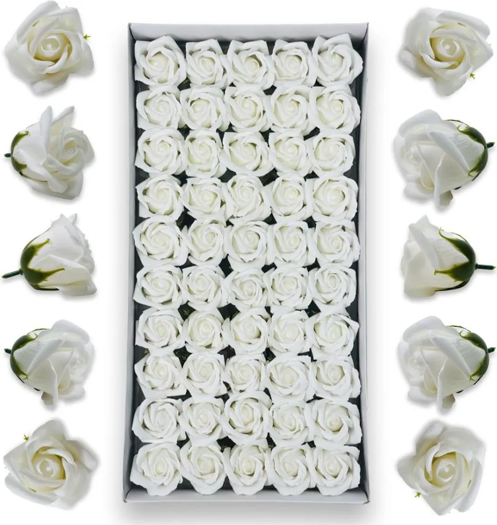 Décoration de mariage : 50 roses de savon blanches pour cadeaux invités