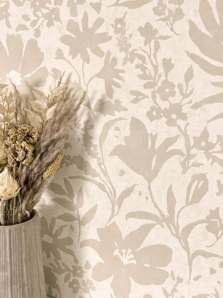 NEWROOM Tapete Beige Vliestapete Blumen - Mustertapete Floral Taupe Hellgrau Blüten Blätter Blumentapete Romantisch Natur