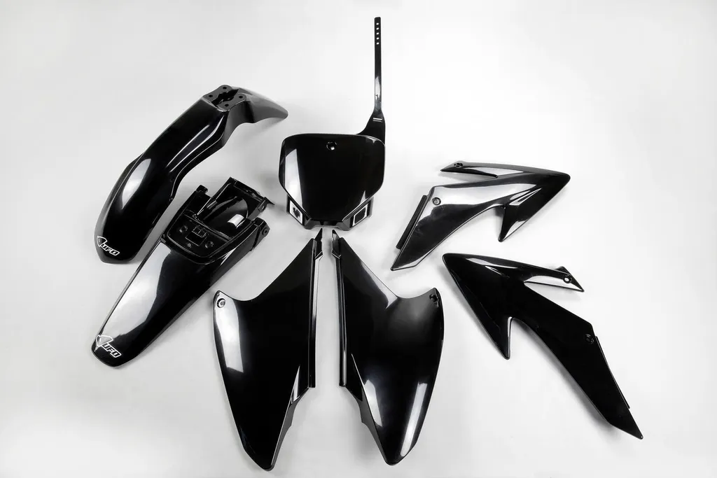 Kit plastiques noir brillant UFO Plast pour Honda - Haute résistance (67 char)