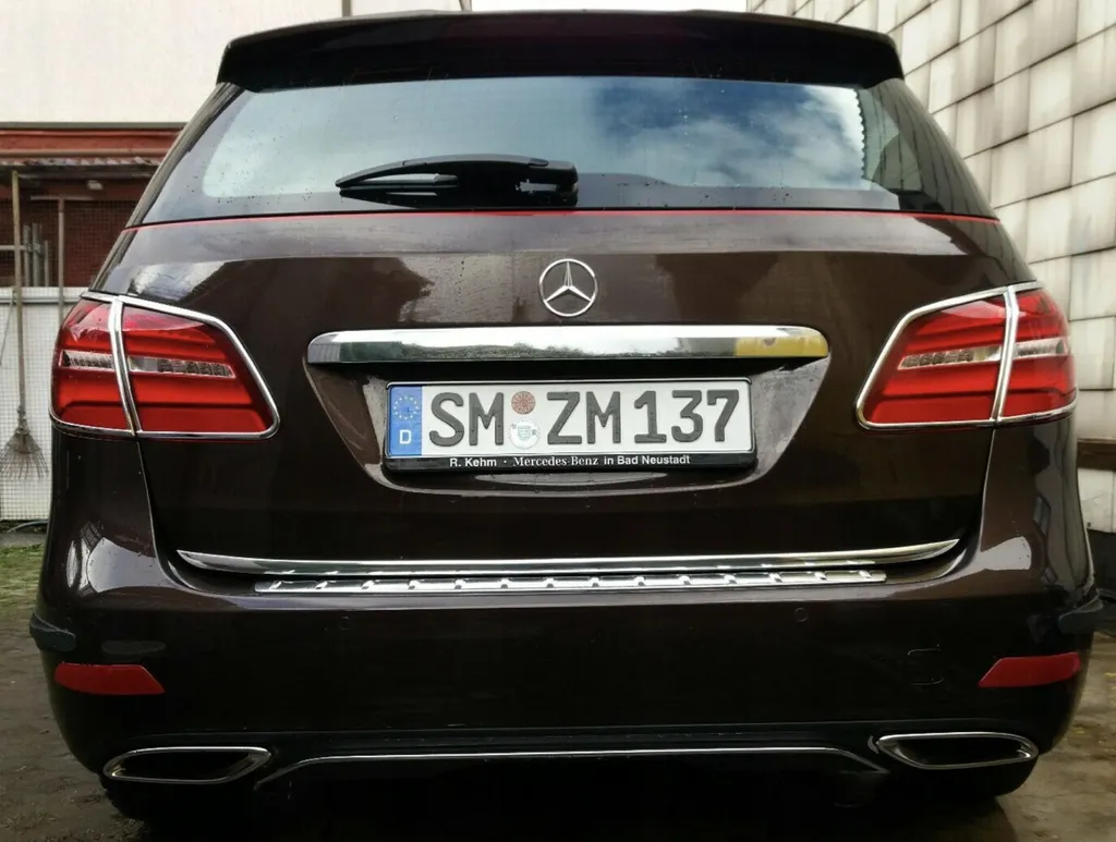 Décoration de coffre Mercedes Classe B W242 W246 chrome look luxe