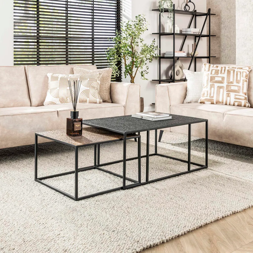 Table basse gain de place pour optimiser les petits salons sombres - 2