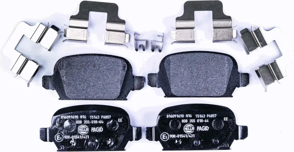 Kit de Freinage Arrière HELLA : Plaquettes Haute Performance OPEL Astra