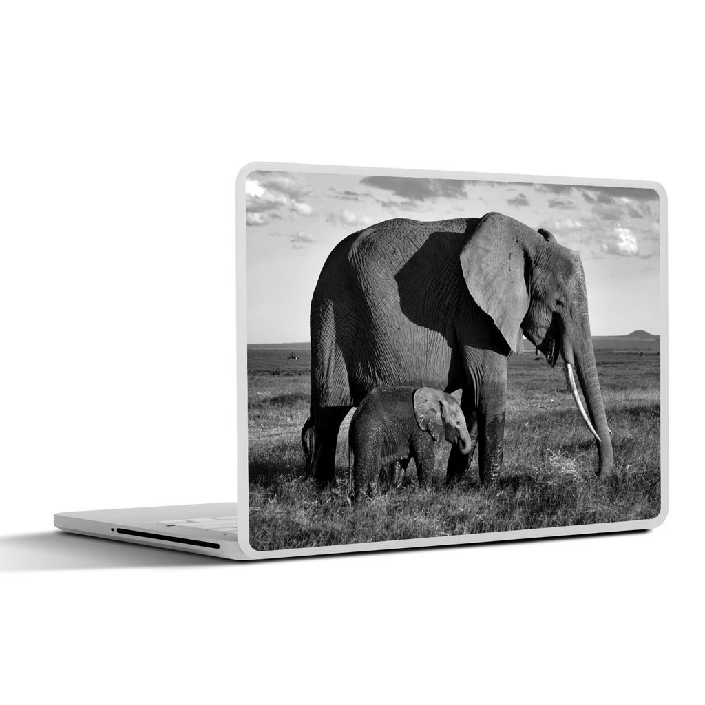 MuchoWow Laptop Aufkleber Sticker Cover Mutter und Babyelefant durch die Savanne - schwarz-weiß 40x30 cm - Laptop Dekoration - Selbstklebend