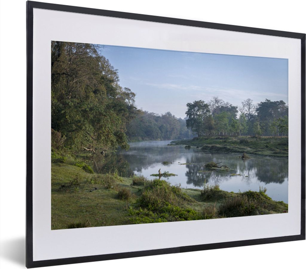 MuchoWow MuchoWow Gerahmtes Poster Sonnenaufgang am Fluss im Chitwan-Nationalpark, Nepal 40x30 cm - Poster mit zchwarzem Bilderrahmen - Bilderr...