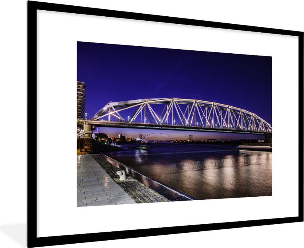 MuchoWow Gerahmtes Poster Fahrrad - Wasser - Nijmegen 90x60 cm - Poster mit Schwarzem Bilderrahmen Wandposter Rahmen Foto Bilder - Wanddekoration...