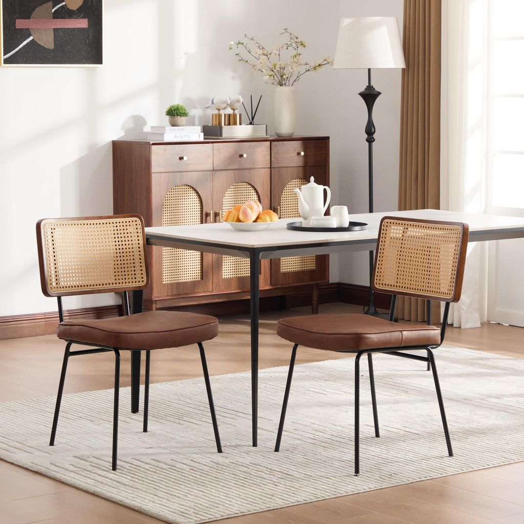 okwish 2er-Set Esszimmerstuhl mit verstellbare Metallfüße, Rückenlehnenrahmen aus Massivholz, Rattandesign, Braun
