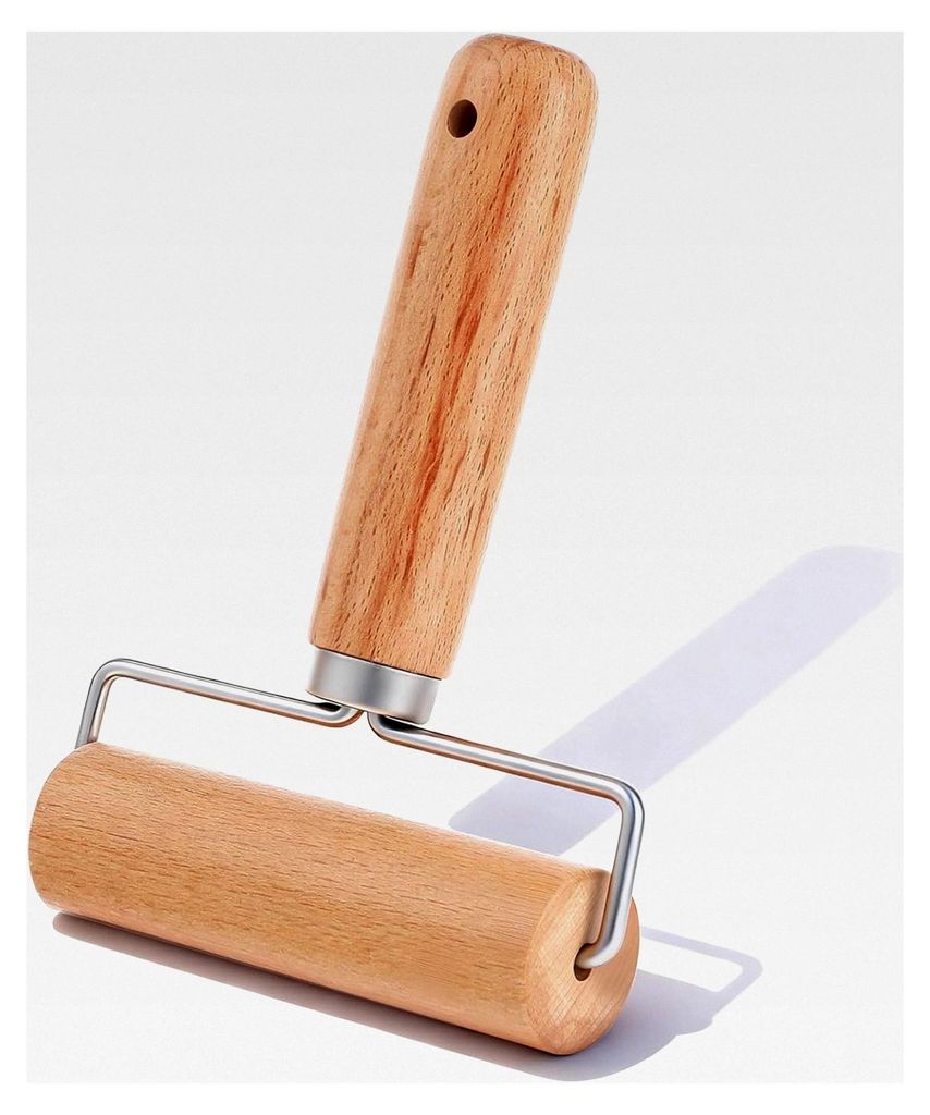 Kleine Teigrolle aus Holz für das Ausrollen von Teig