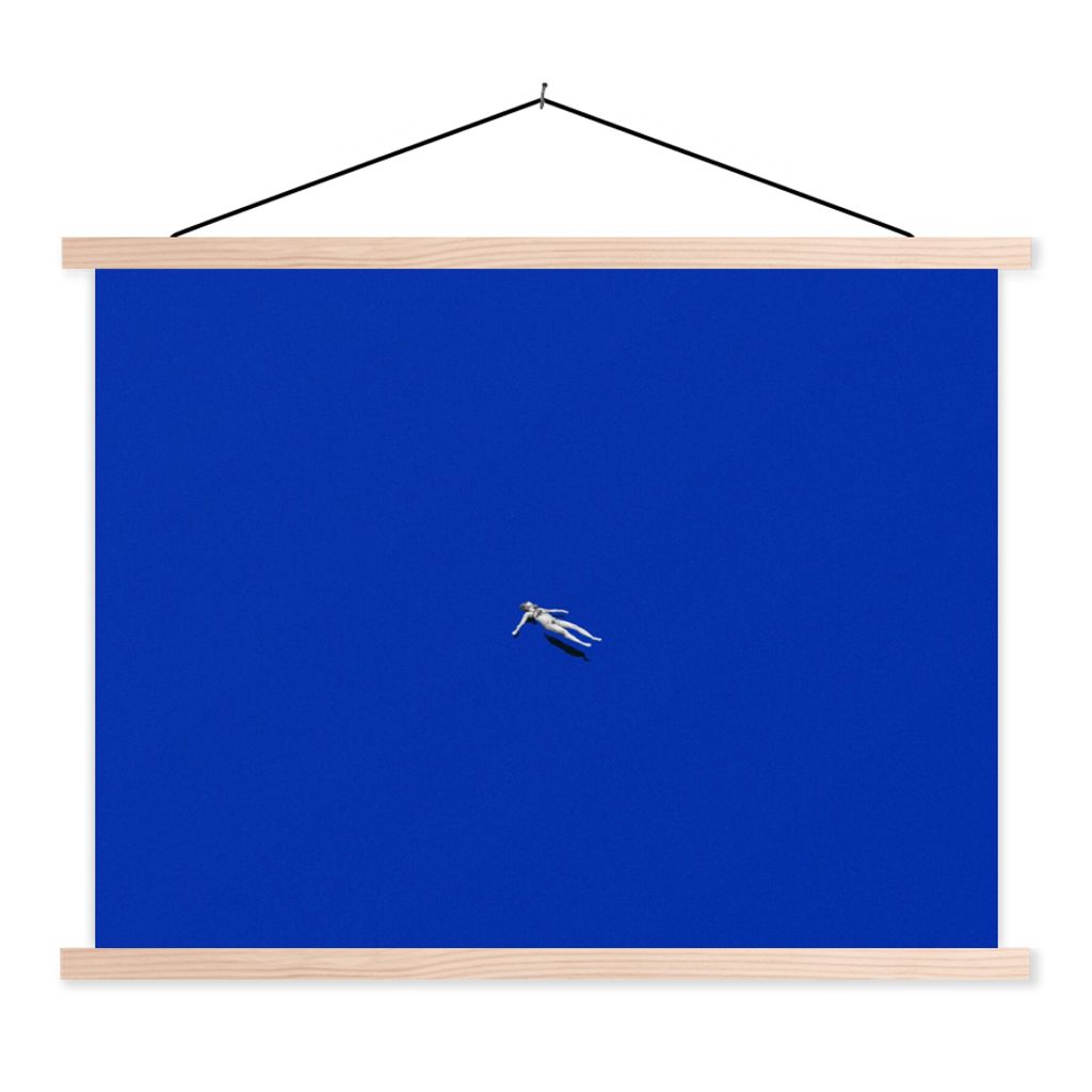MuchoWow Textilposter Vintage - Blau - Frau 120x90 cm mit holzfarbenen Rahmen - Magnetisch