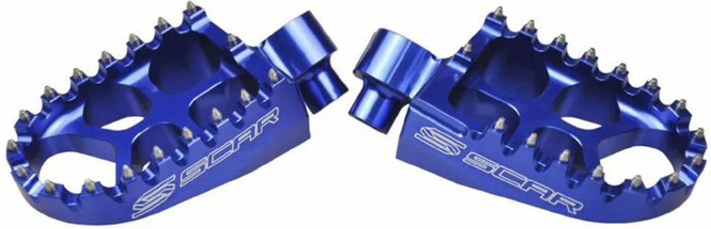 Repose-pieds SCAR Evo bleu avec picots en acier pour grip moto tout-terrain