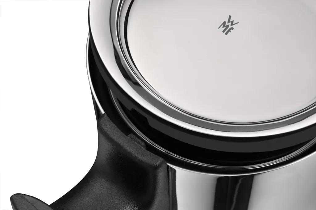 Carafe à eau WMF Basic avec poignée et bouchon verseur stop-goutte - 15