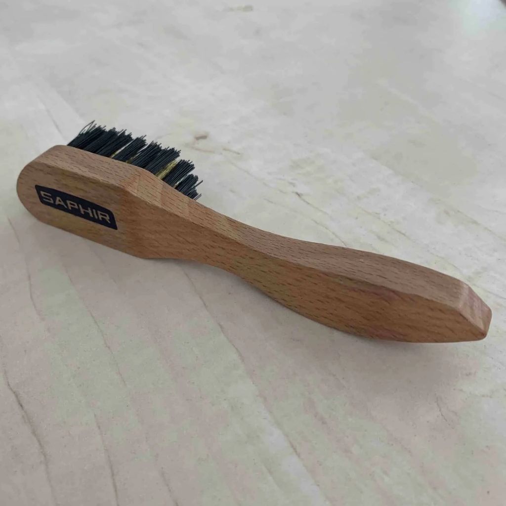 Saphir WildlederBürste