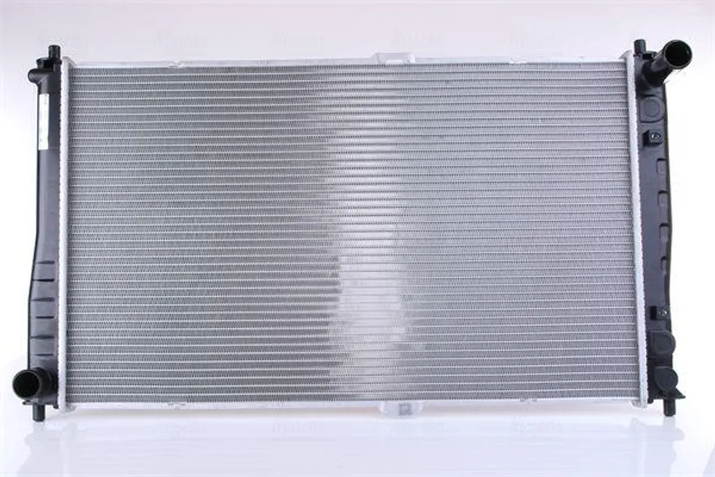 Évitez la surchauffe : Radiateur moteur Nissens 66618 pour Carnival OE