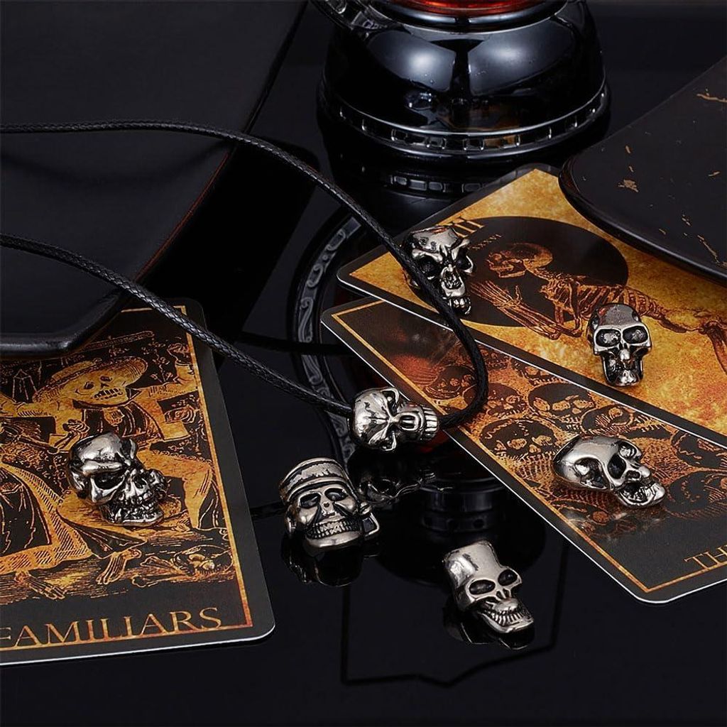 Set von 16 antik silbernen Totenkopfperlen für Lanyards und Armbänder - Outdoor EDC Werkzeug