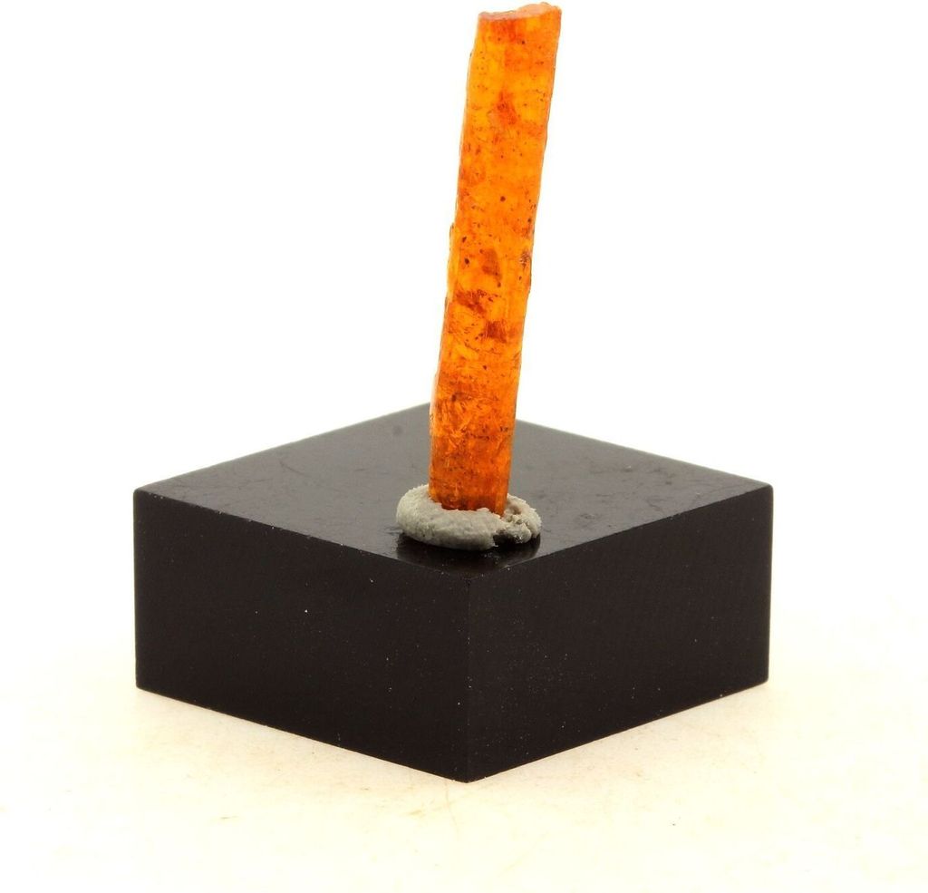 Orangefarbener Kyanit 3,35 Karat