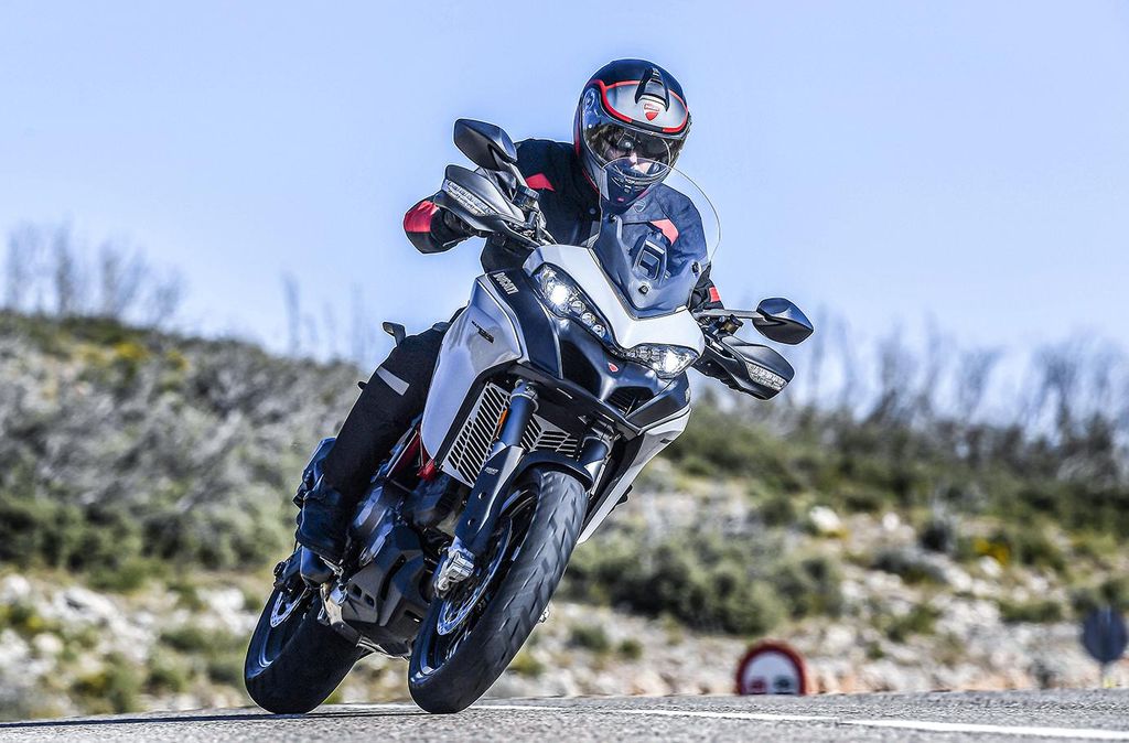 Jochen Schweizer Ducati Testride in Stuttgart (4 Std.); Erlebnis verschenken oder selbst erleben; Gutschein gültig für 1 Person Gruppengröße: ...