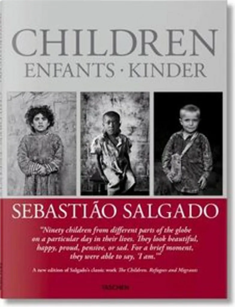 Livre photo Sebastião Salgado Children recueil humanitaire profond