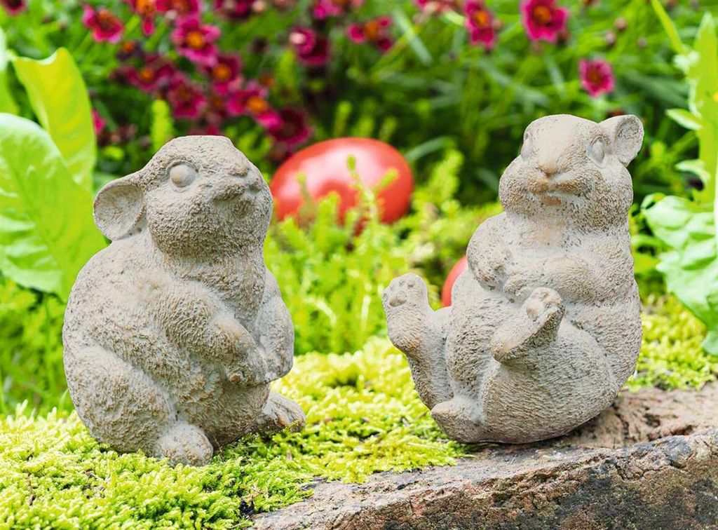 2x Dekofigur Hase "Stone" aus Zement, grau mit Gold Finish, 10 cm hoch, Osterhase, Osterdeko, Gartendeko für Draußen