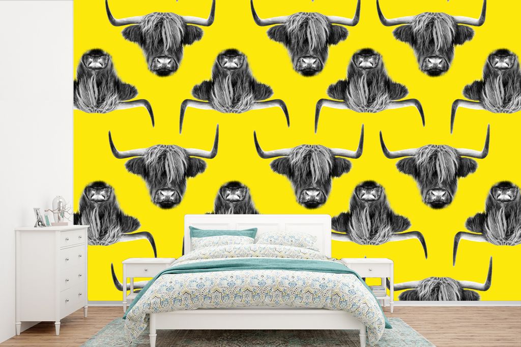 MuchoWow Fototapete für Wohnzimmer oder Schlafzimmer Wandtapete Vinyl Motivtapete Schottischer Highlander - Muster - Gelb - 330x220 cm - Fototap...