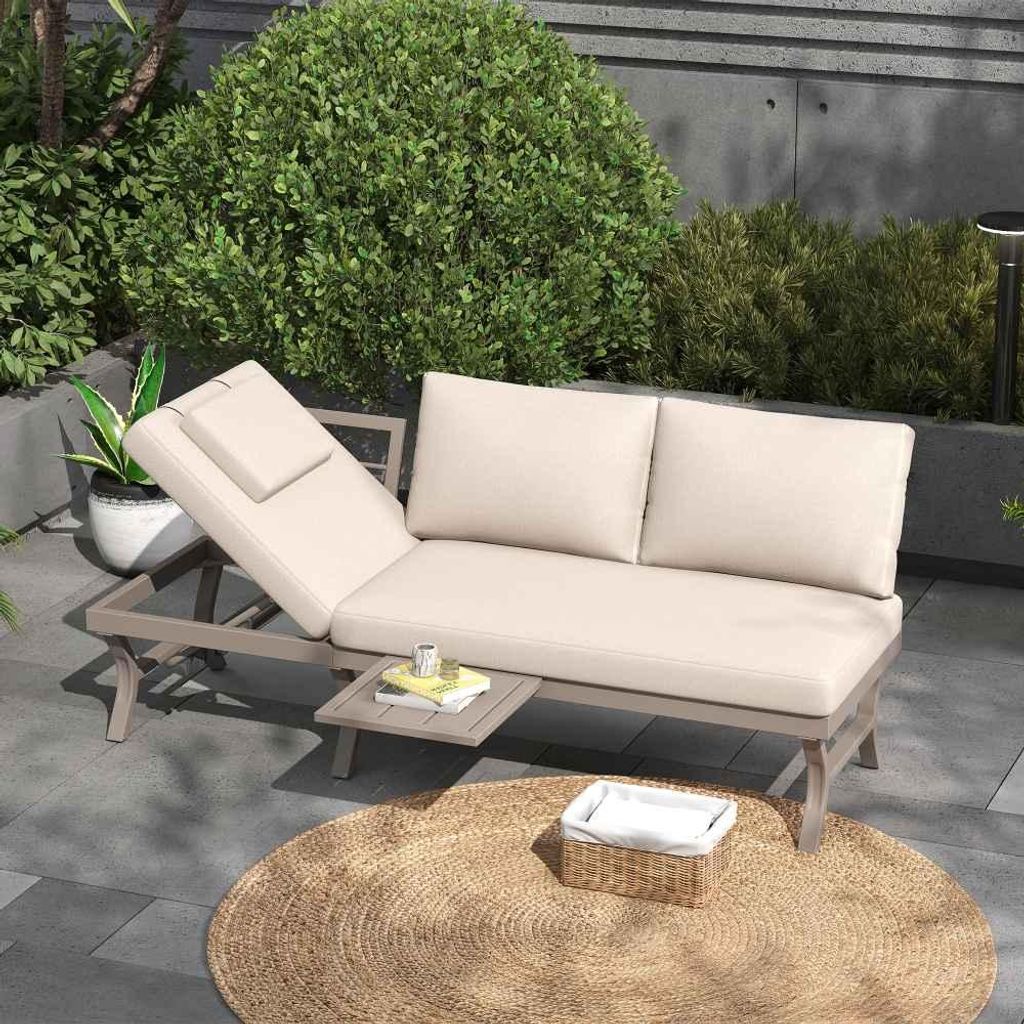 Beiges Gartenmöbel-Set aus verzinktem Stahl: Outdoorsofa mit 3 Sitzen und 5-stufig verstellbarer Neigung bis 55° inkl. Tisch.