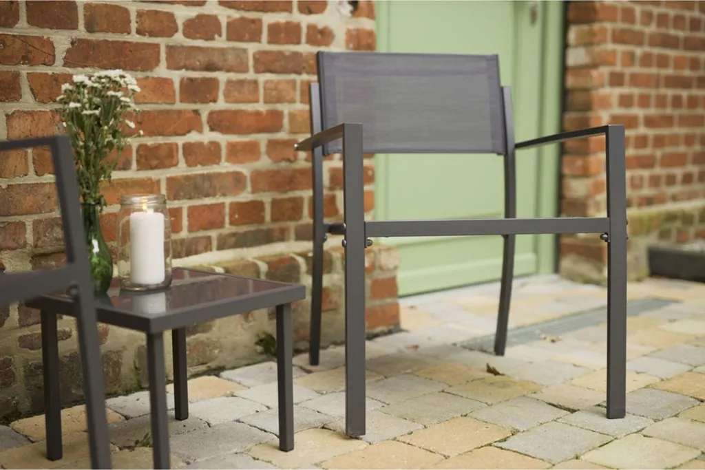 Ensemble table et chaises de jardin pour petit balcon et terrasse