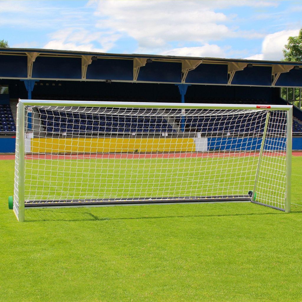 Sport-Thieme Kleinfeld-Fußballtor "Safety" mit PlayersProtect