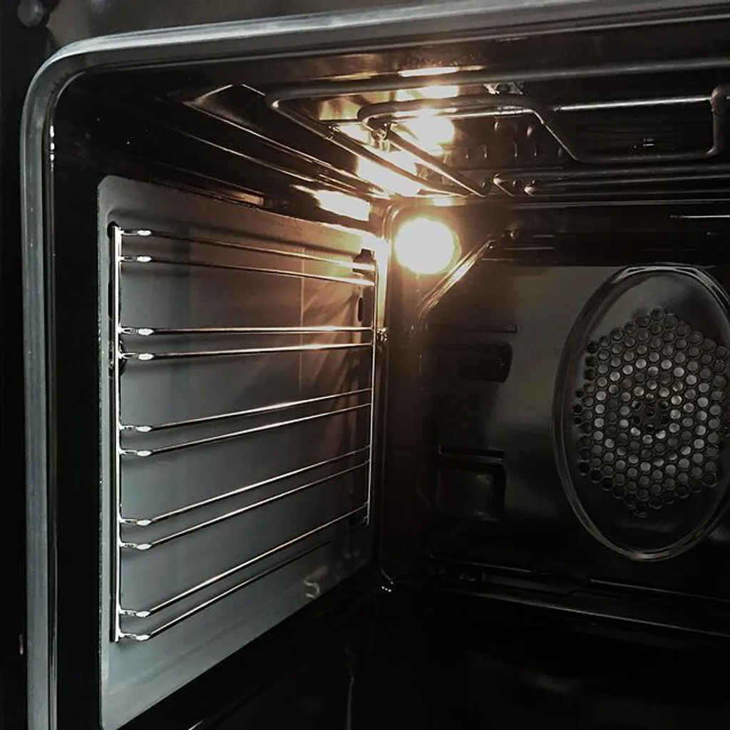Piano de cuisson vitrocéramique Beko 4 feux et four multifonction
