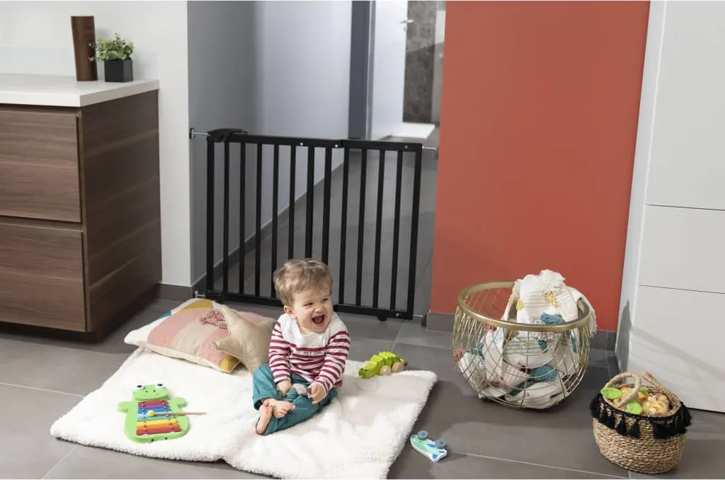 Barrière de Sécurité Enfant Extensible Noire Fixation Pression et Vis - 9