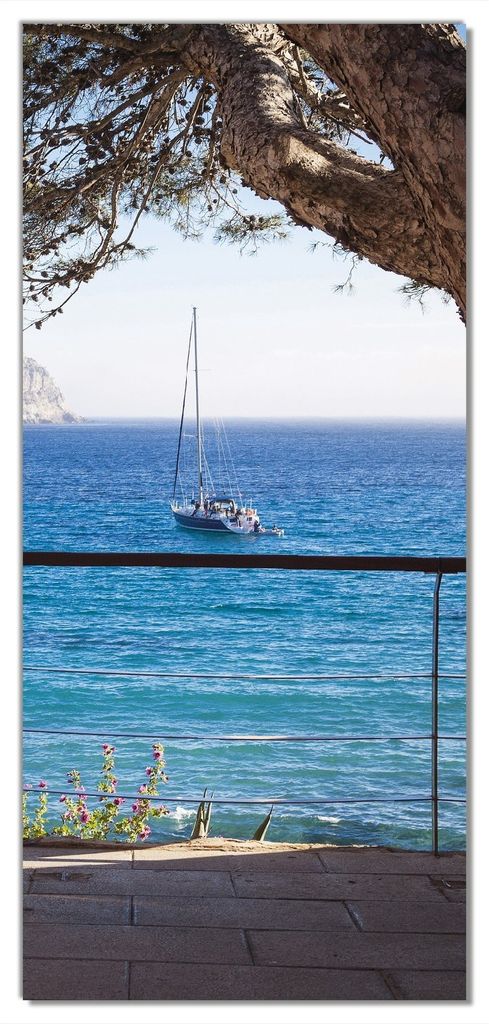 Wallario selbstklebende Türtapete 100 x 220 cm mit Schutzlaminat - Einsame Bank am Meer - Spanien im Sommer