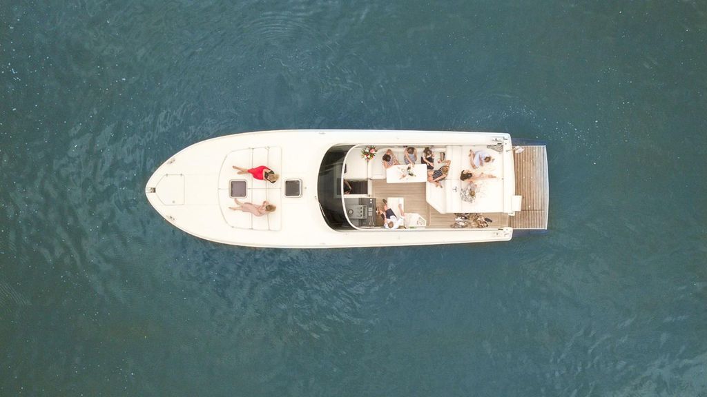 Jochen Schweizer Yachttour Frankfurt am Main für 7; Erlebnis verschenken oder selbst erleben; Gutschein gültig für 7 Personen Gruppengröße: 1...