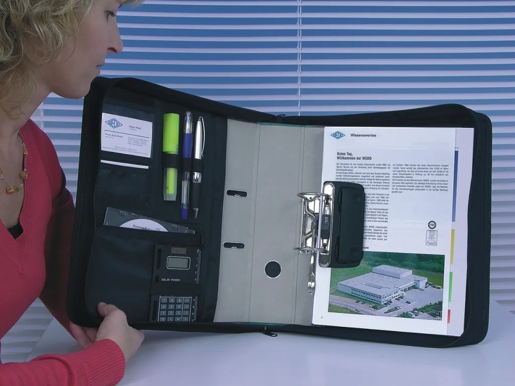 Ne perdez plus vos documents avec ce dossier de conférence WEDO A4 - 8