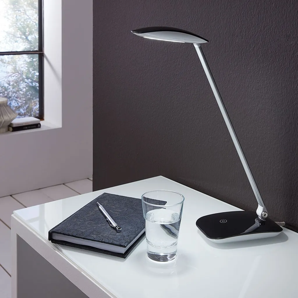 Lampada Scrivania Eglo 95696 Cajero: Design Nero LED 550lm con USB