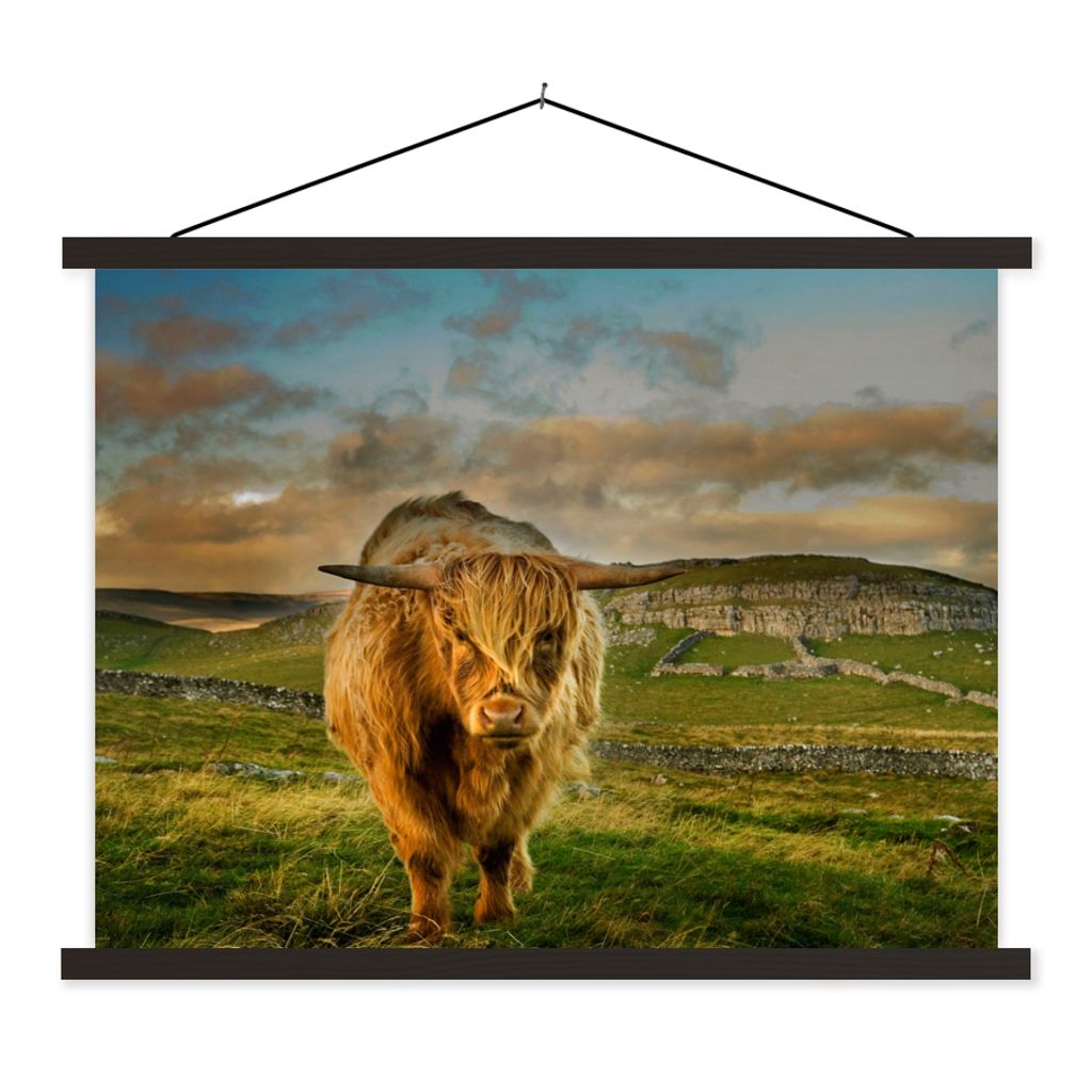 MuchoWow Textilposter Schottischer Highlander - Gras - Berg 40x30 cm mit schwarzem Rahmen - Dekorationen