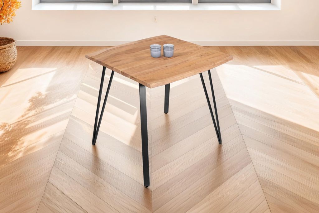 Baumkantentisch 90x90 cm Celia, Akazienholz naturfarben + massiv, echte Baumkante, Esstisch aus Massivholz, Esszimmertisch mit Metallgestell Schwarz