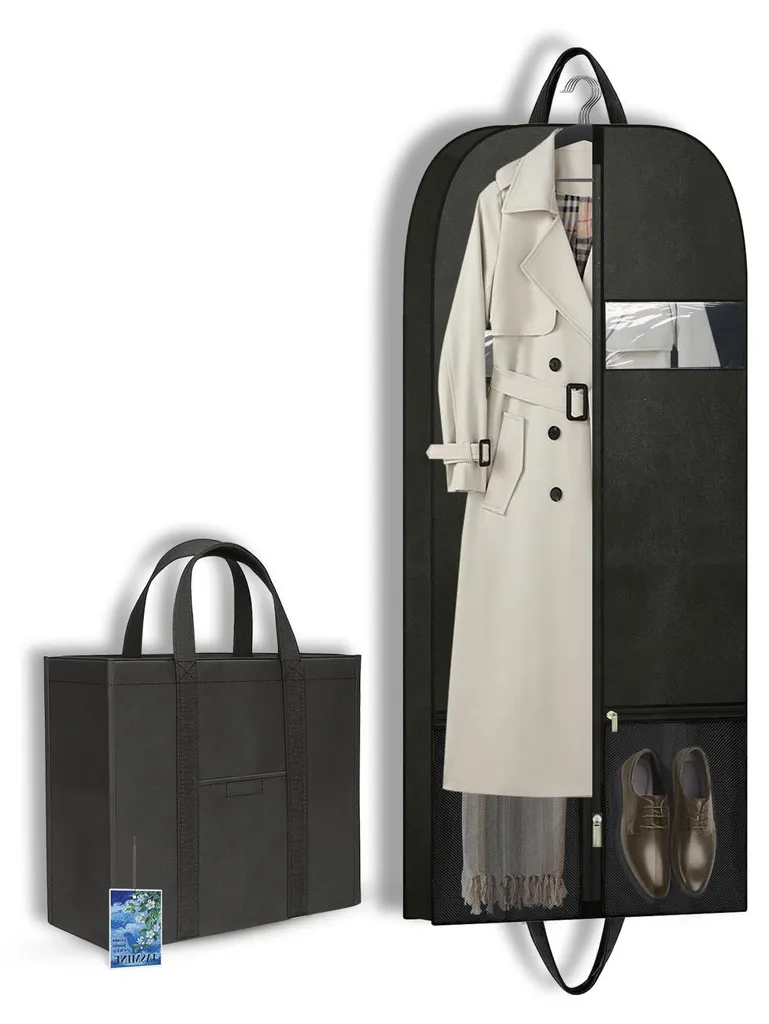 Housse de voyage respirante pour manteaux et vestes avec compartiments