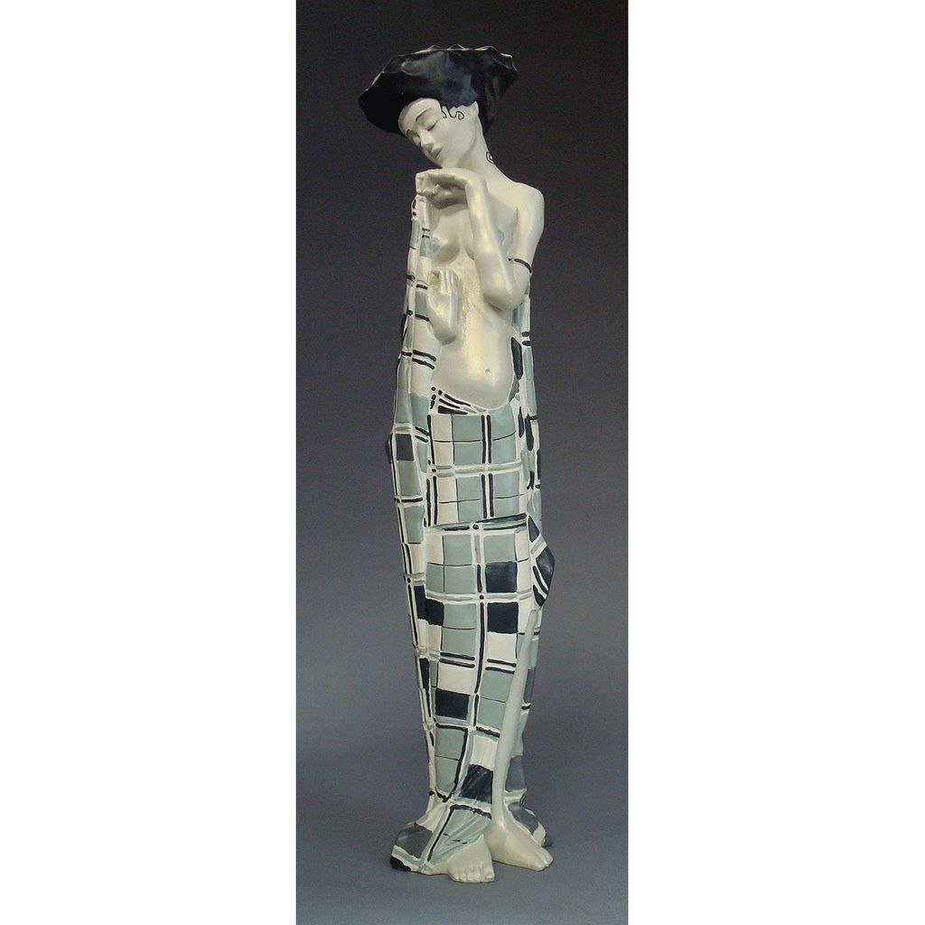Skulptur - Gerti Schiele in kariertem Tuch - H 30 cm, Resin, Museumsshop Kollektion nach Egon Schiele #01