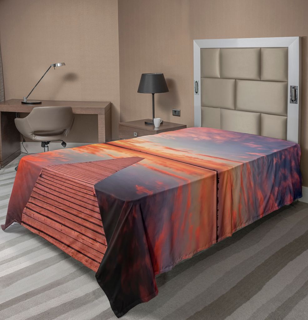 ABAKUHAUS Haus am See Bettlaken, Lange Aussicht auf den Holzdeck Pier über See mit idyllischen Himmel an der Morgendämmerung, weiches bequemes ob...