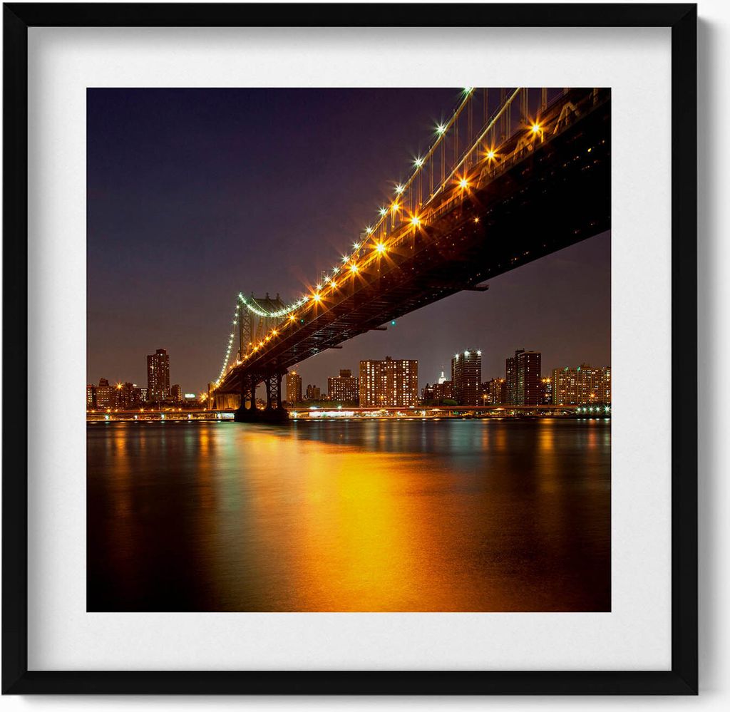 Die beleuchtete Brooklyn Bridge in New York– Wandbild mit Rahmen – Gerahmtes Bild – Wanddekoration – 50x50 cm – Schwarz Rahmen