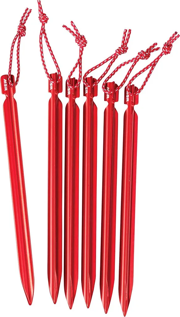 Finis les piquets tordus avec le kit MSR Mini Groundhog rouge haute tenue